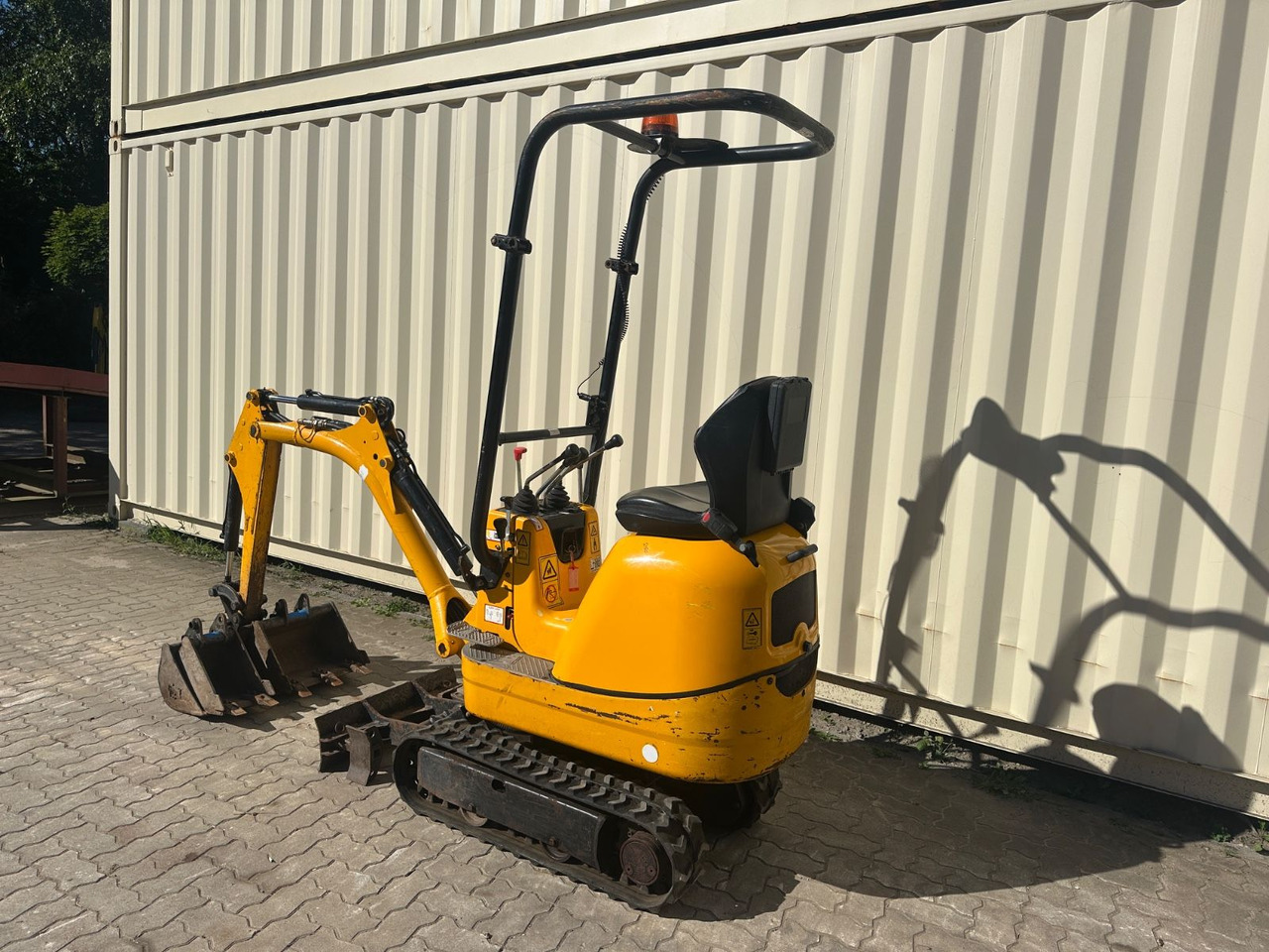 JCB 8008 CTS, 2021 BJ, 972 BH, 3 x Löffel - Mini excavator: picture 3 JCB 8008 CTS, 2021 BJ, 972 BH, 3 x Löffel - Mini excavator: picture 3