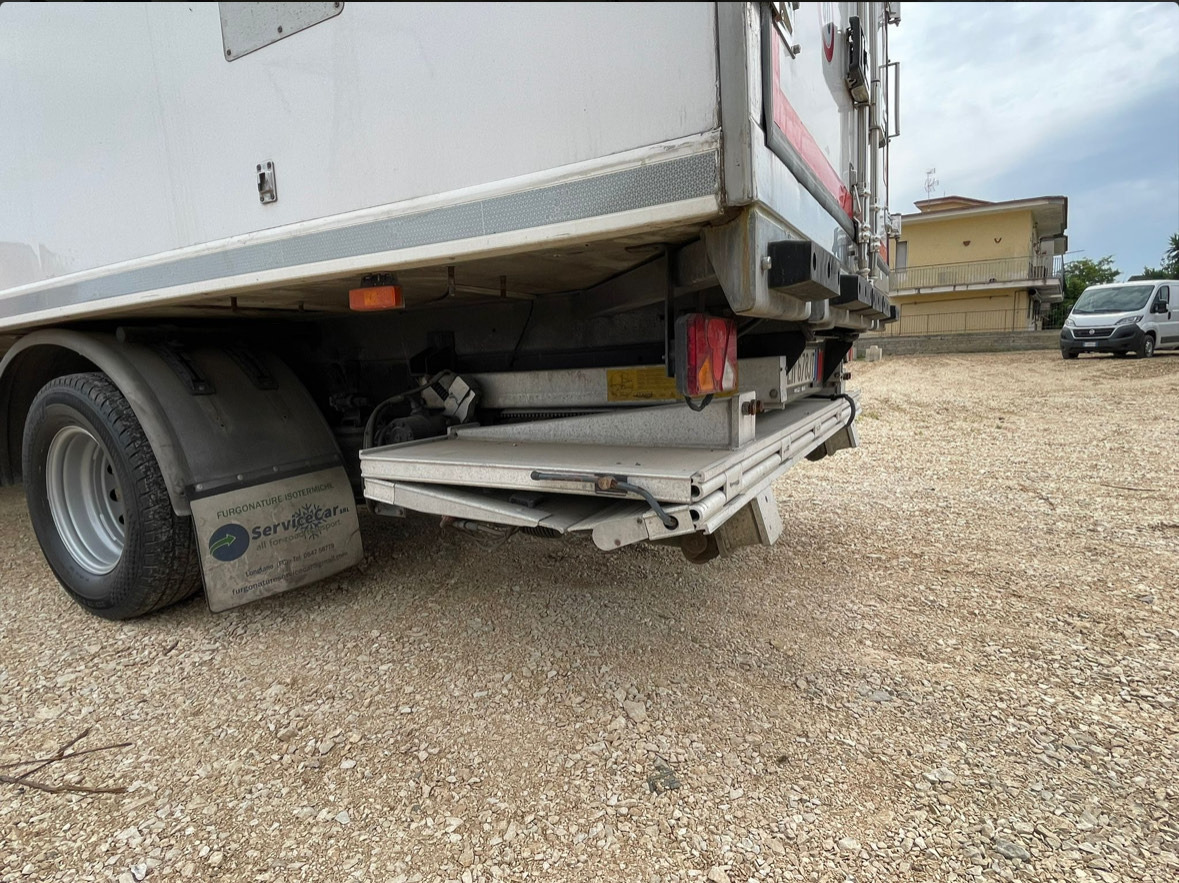 IVECO DAILY 60C17 - Refrigerator truck: picture 4 IVECO DAILY 60C17 - Refrigerator truck: picture 4