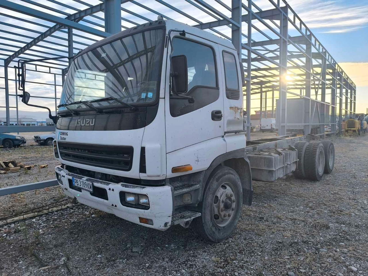 Isuzu 2.8 CXZ 81 - Cab chassis truck: picture 3 Isuzu 2.8 CXZ 81 - Cab chassis truck: picture 3