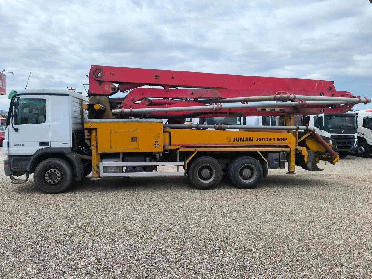 Mercedes-Benz ACTROS 3341 JUNJIN JXR 38-4 - Concrete pump truck: picture 4 Mercedes-Benz ACTROS 3341 JUNJIN JXR 38-4 - Concrete pump truck: picture 4