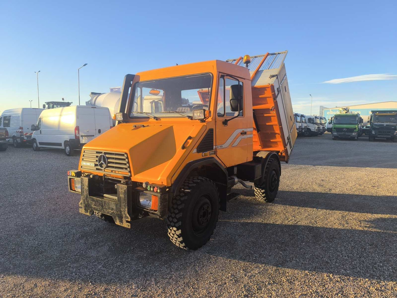 UNIMOG U90 - Tipper: picture 3 UNIMOG U90 - Tipper: picture 3