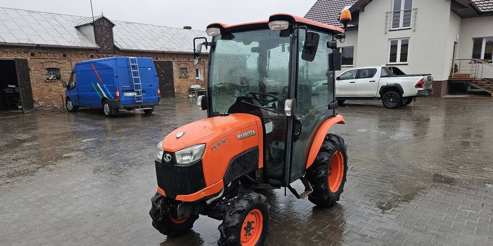 Ciągnik Kubota B2650 4x4 klima 26 KM hydrostat - Farm tractor: picture 2 Ciągnik Kubota B2650 4x4 klima 26 KM hydrostat - Farm tractor: picture 2