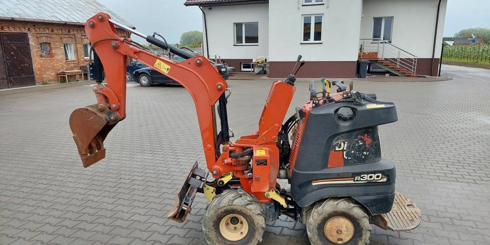 Ditch Witch R300 - Trencher: picture 1 Ditch Witch R300 - Trencher: picture 1