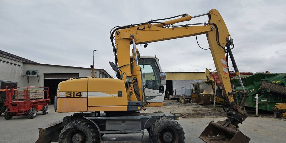 Koparka kołowa Liebherr A314 Litronic 9350 h 4 łyżki kołówka - Wheel excavator: picture 5 Koparka kołowa Liebherr A314 Litronic 9350 h 4 łyżki kołówka - Wheel excavator: picture 5