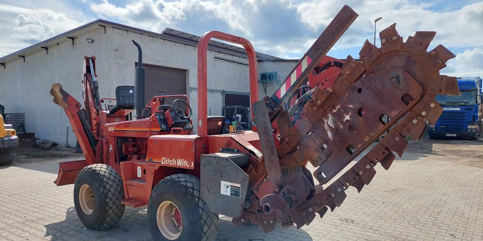 Koparka łańcuchowa pługoukładacz Ditch Witch 8020 Combo - Trencher: picture 5 Koparka łańcuchowa pługoukładacz Ditch Witch 8020 Combo - Trencher: picture 5