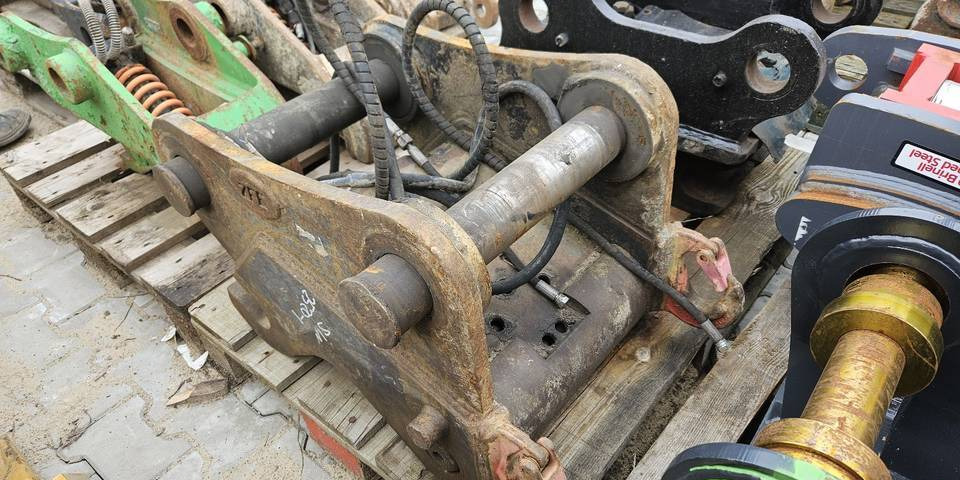 Szybkozłącze hydrauliczne Liebherr SW48 sworzeń 80 mm - Quick coupler: picture 2 Szybkozłącze hydrauliczne Liebherr SW48 sworzeń 80 mm - Quick coupler: picture 2