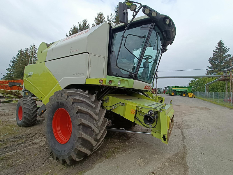 Claas Tucano 480 V750 - Combine harvester: picture 5 Claas Tucano 480 V750 - Combine harvester: picture 5
