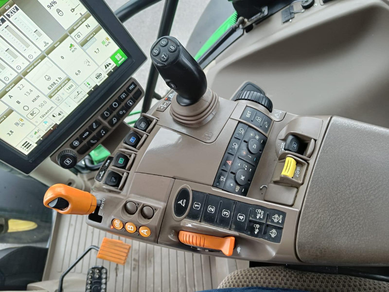 Farm tractor John Deere 6215R: picture 13