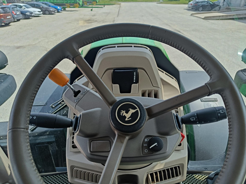 Farm tractor John Deere 6R 155 Autopower: picture 15 Farm tractor John Deere 6R 155 Autopower: picture 15