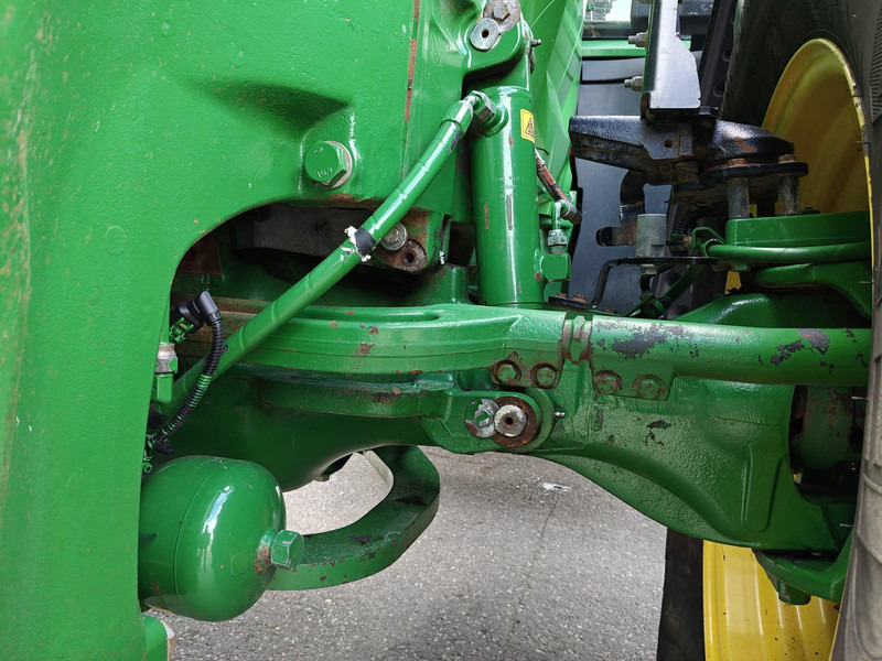 Farm tractor John Deere 7290R e23: picture 9