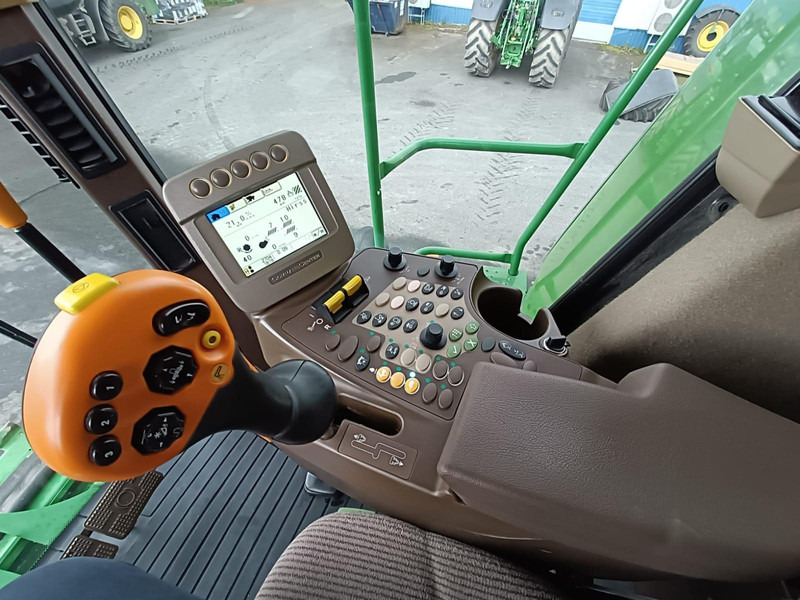 John Deere T550 leasing John Deere T550: picture 15