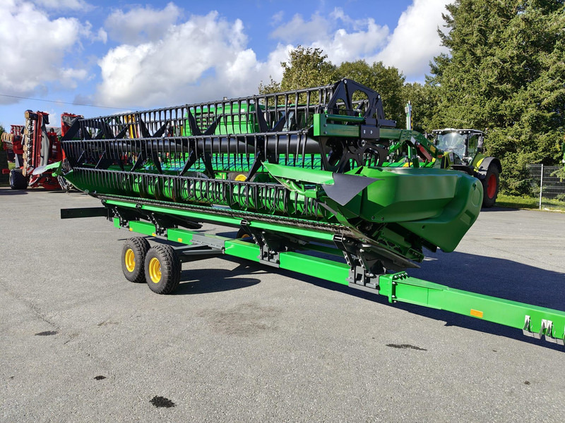 John Deere W650 i 722X - Combine harvester: picture 2 John Deere W650 i 722X - Combine harvester: picture 2