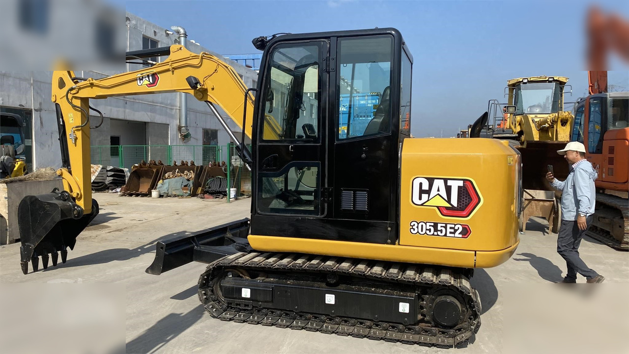 CATERPILLAR 305.5E - Mini excavator: picture 1 CATERPILLAR 305.5E - Mini excavator: picture 1