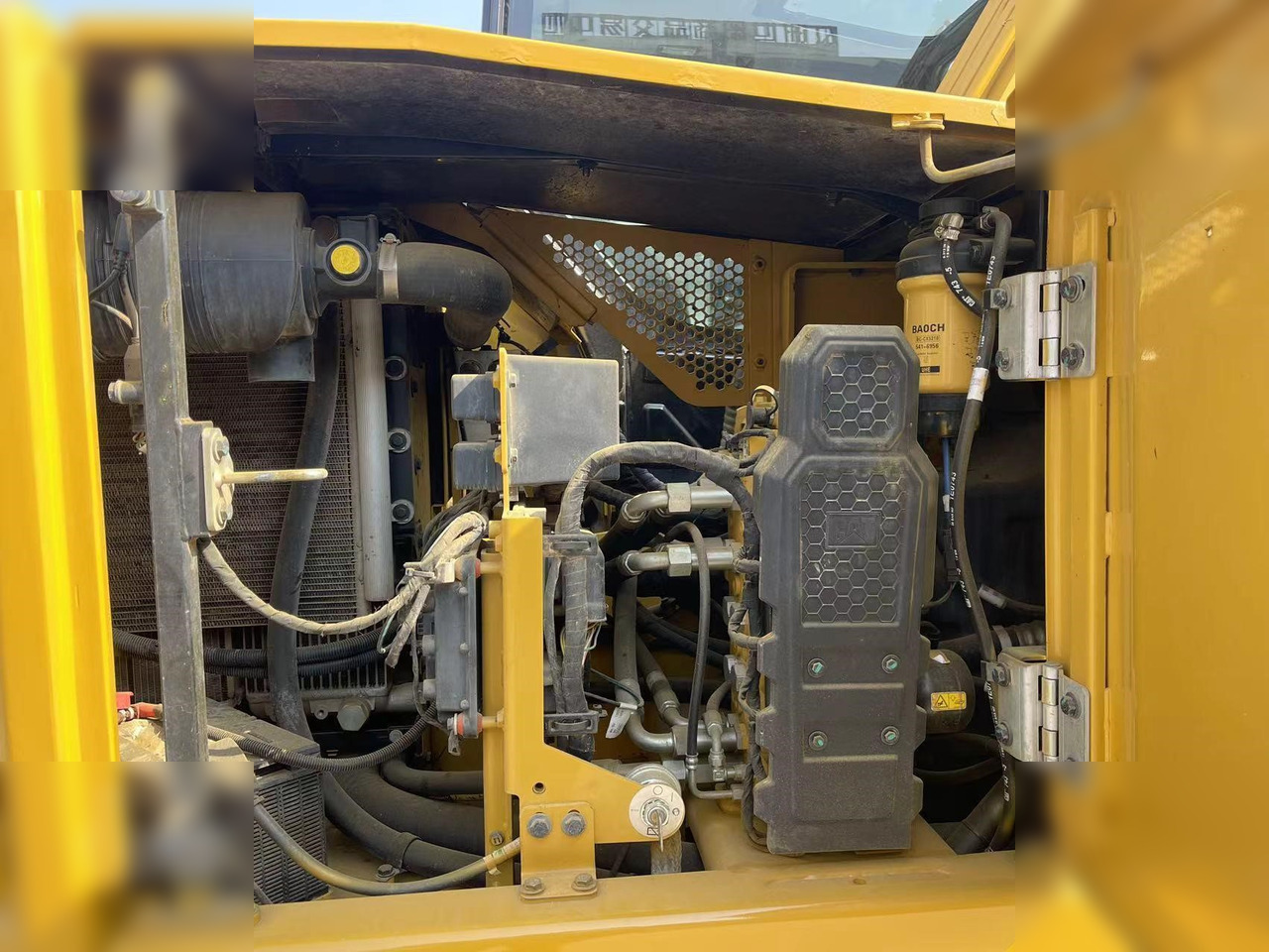 Crawler excavator CATERPILLAR 307.5: picture 9