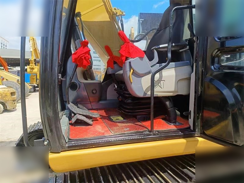 Crawler excavator CATERPILLAR 312D: picture 6