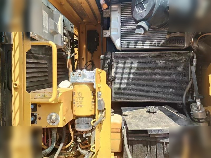 Crawler excavator CATERPILLAR 312D: picture 8