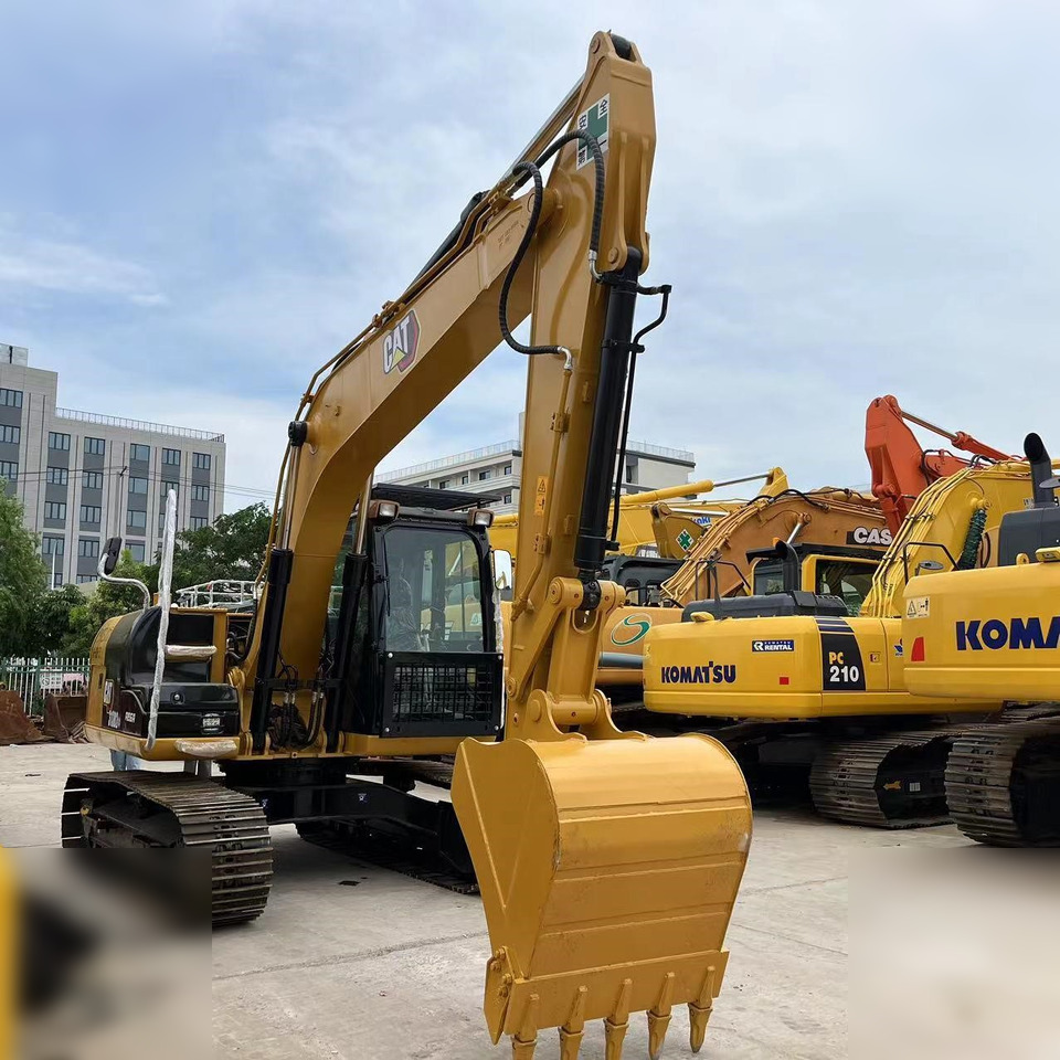 CATERPILLAR 313D2 GC - Crawler excavator: picture 3 CATERPILLAR 313D2 GC - Crawler excavator: picture 3