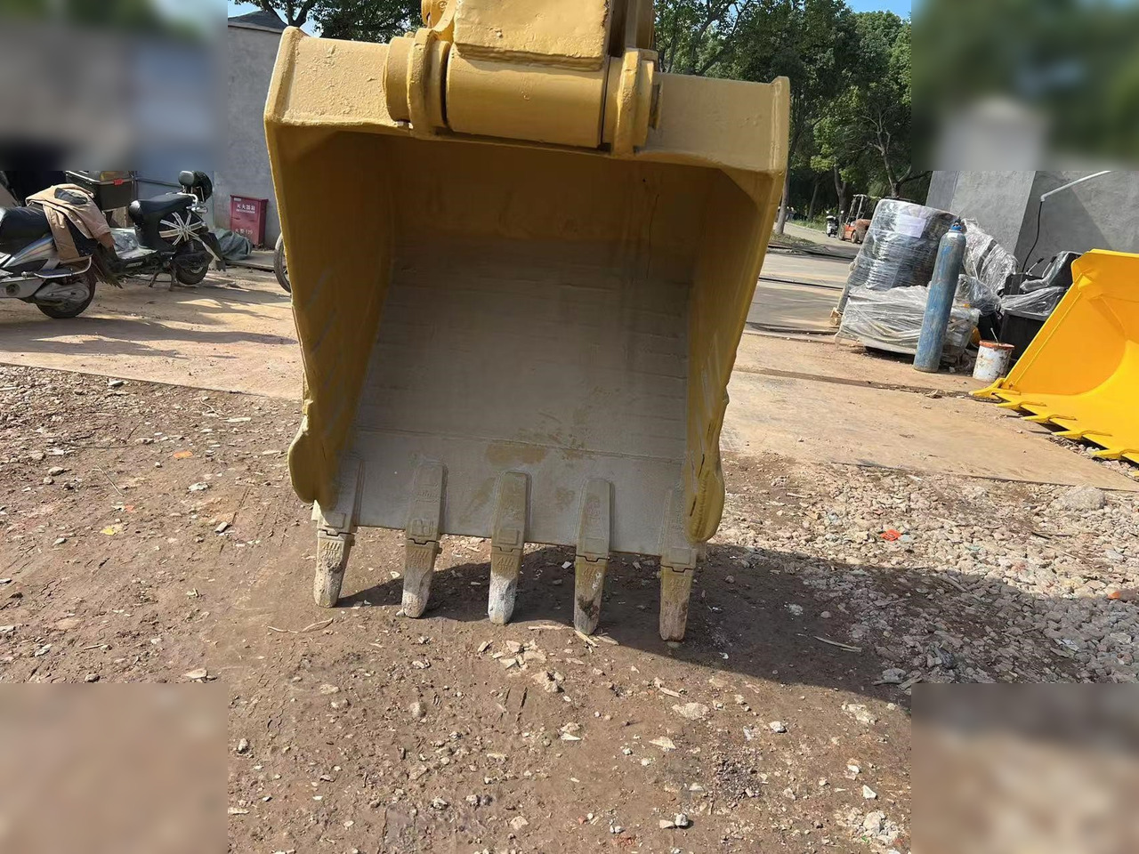 CATERPILLAR 320BL - Crawler excavator: picture 4 CATERPILLAR 320BL - Crawler excavator: picture 4