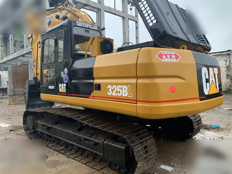 CATERPILLAR 325BL - Crawler excavator: picture 3 CATERPILLAR 325BL - Crawler excavator: picture 3