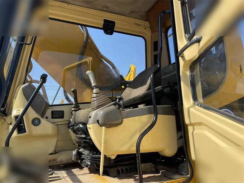CATERPILLAR 330BL - Crawler excavator: picture 5 CATERPILLAR 330BL - Crawler excavator: picture 5