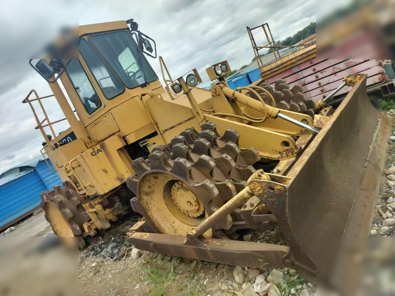 CATERPILLAR 815B - Road roller: picture 3 CATERPILLAR 815B - Road roller: picture 3