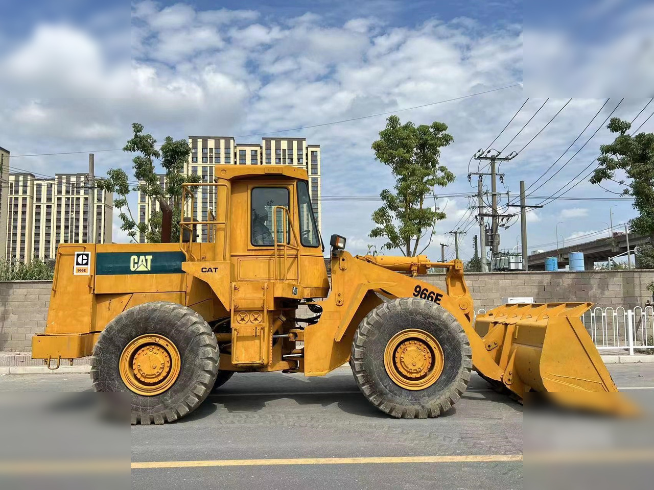 Wheel loader CATERPILLAR 966E: picture 7