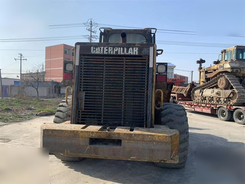 CATERPILLAR 966F - Wheel loader: picture 4 CATERPILLAR 966F - Wheel loader: picture 4