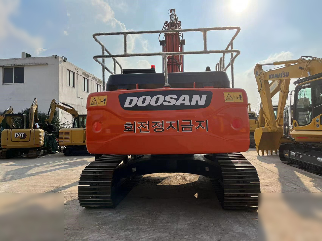 DOOSAN DX300 LC-9C - Crawler excavator: picture 2 DOOSAN DX300 LC-9C - Crawler excavator: picture 2