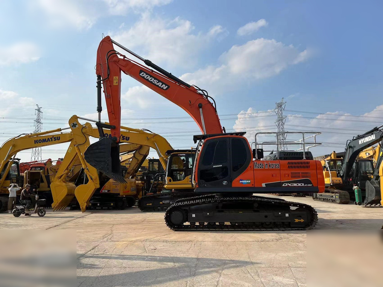 DOOSAN DX300 LC-9C - Crawler excavator: picture 1 DOOSAN DX300 LC-9C - Crawler excavator: picture 1