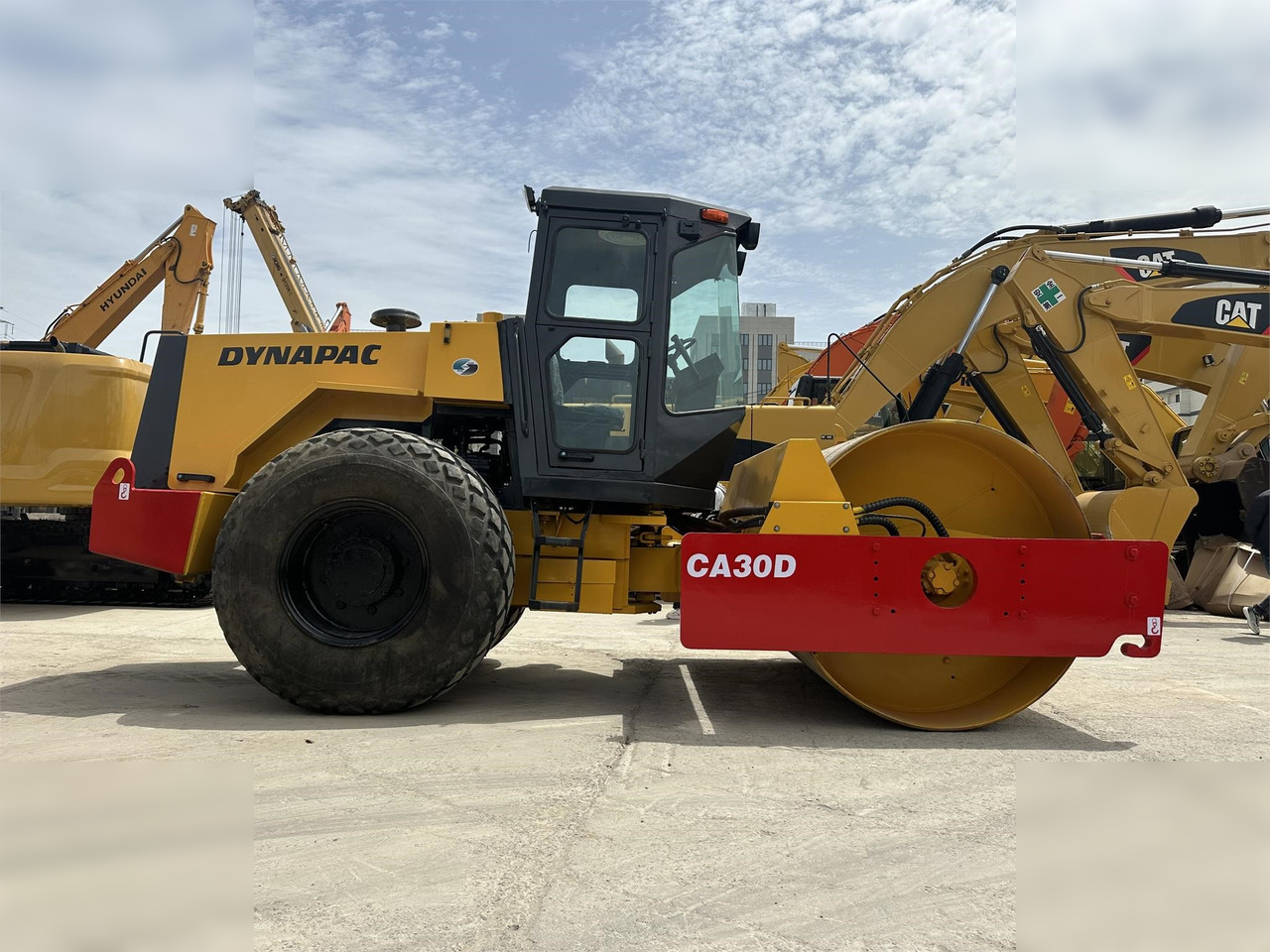 DYNAPAC CA30D - Roller: picture 1 DYNAPAC CA30D - Roller: picture 1