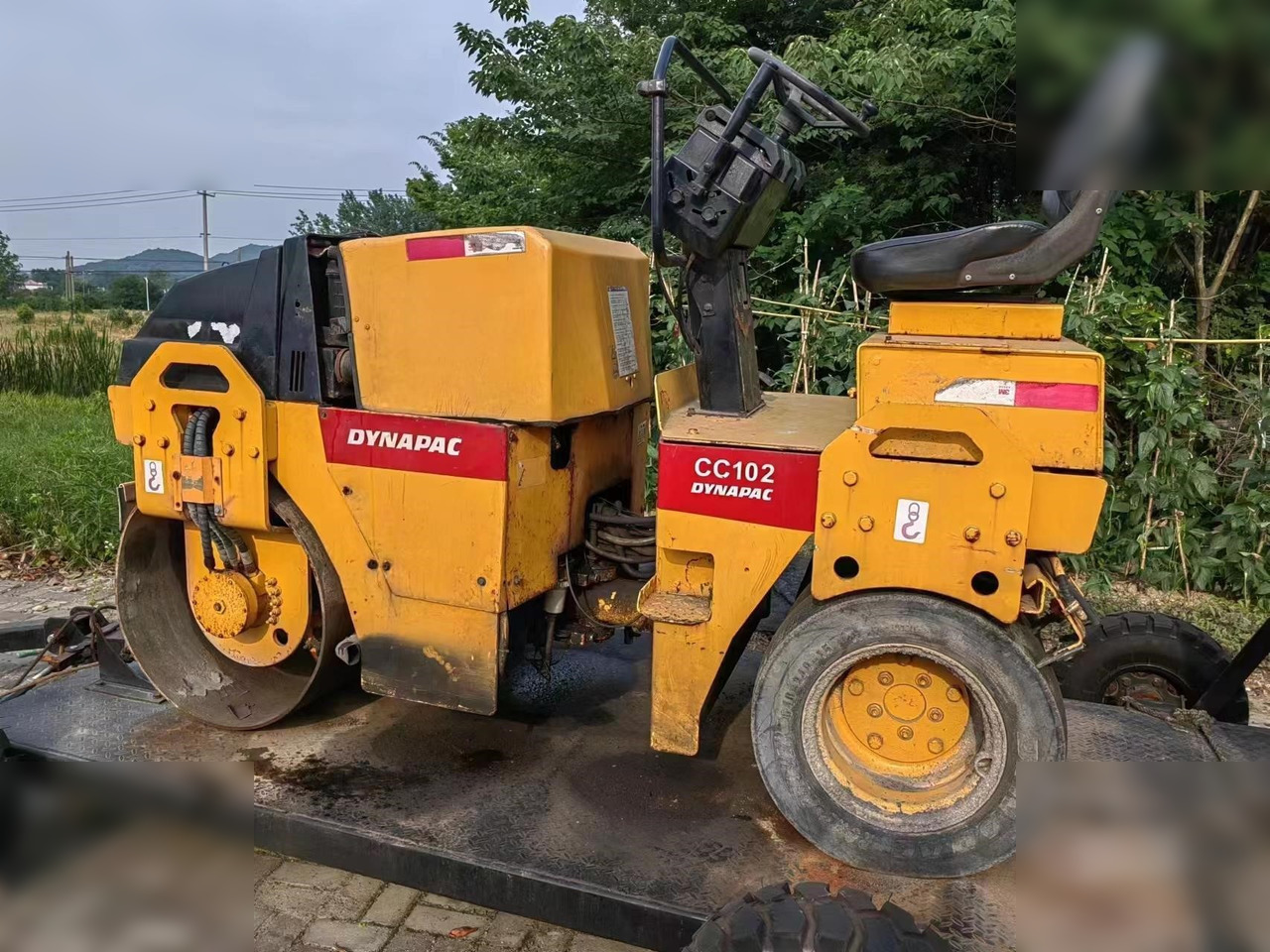 DYNAPAC CC102 II - Combination roller: picture 1 DYNAPAC CC102 II - Combination roller: picture 1