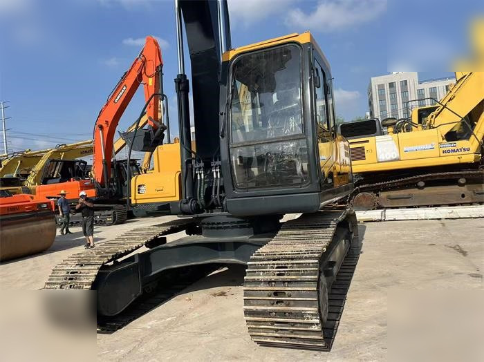 HYUNDAI HX220HD - Crawler excavator: picture 5 HYUNDAI HX220HD - Crawler excavator: picture 5