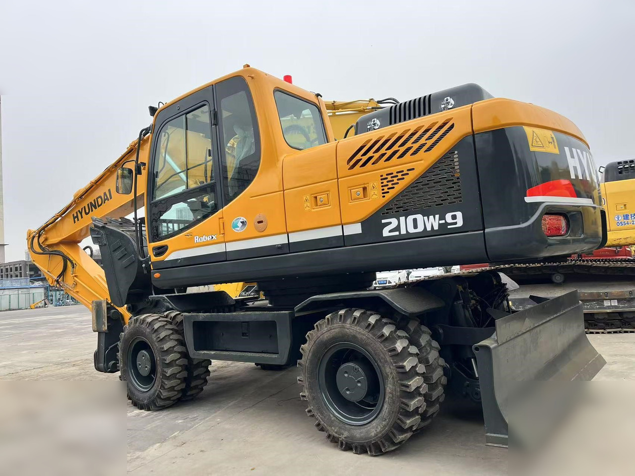 HYUNDAI ROBEX 210W-9S - Wheel excavator: picture 1 HYUNDAI ROBEX 210W-9S - Wheel excavator: picture 1
