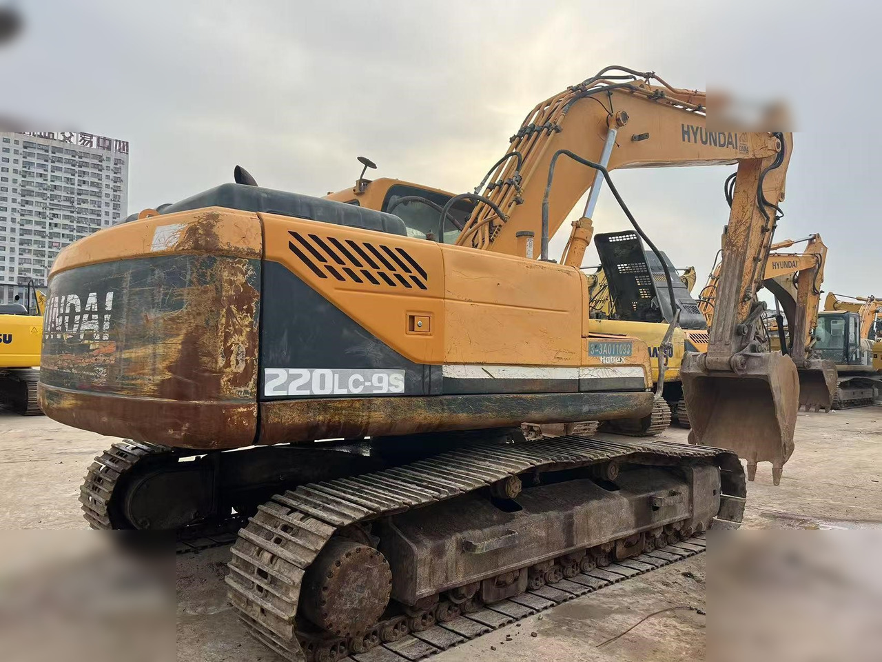 HYUNDAI ROBEX 220 LC-9S - Crawler excavator: picture 2 HYUNDAI ROBEX 220 LC-9S - Crawler excavator: picture 2