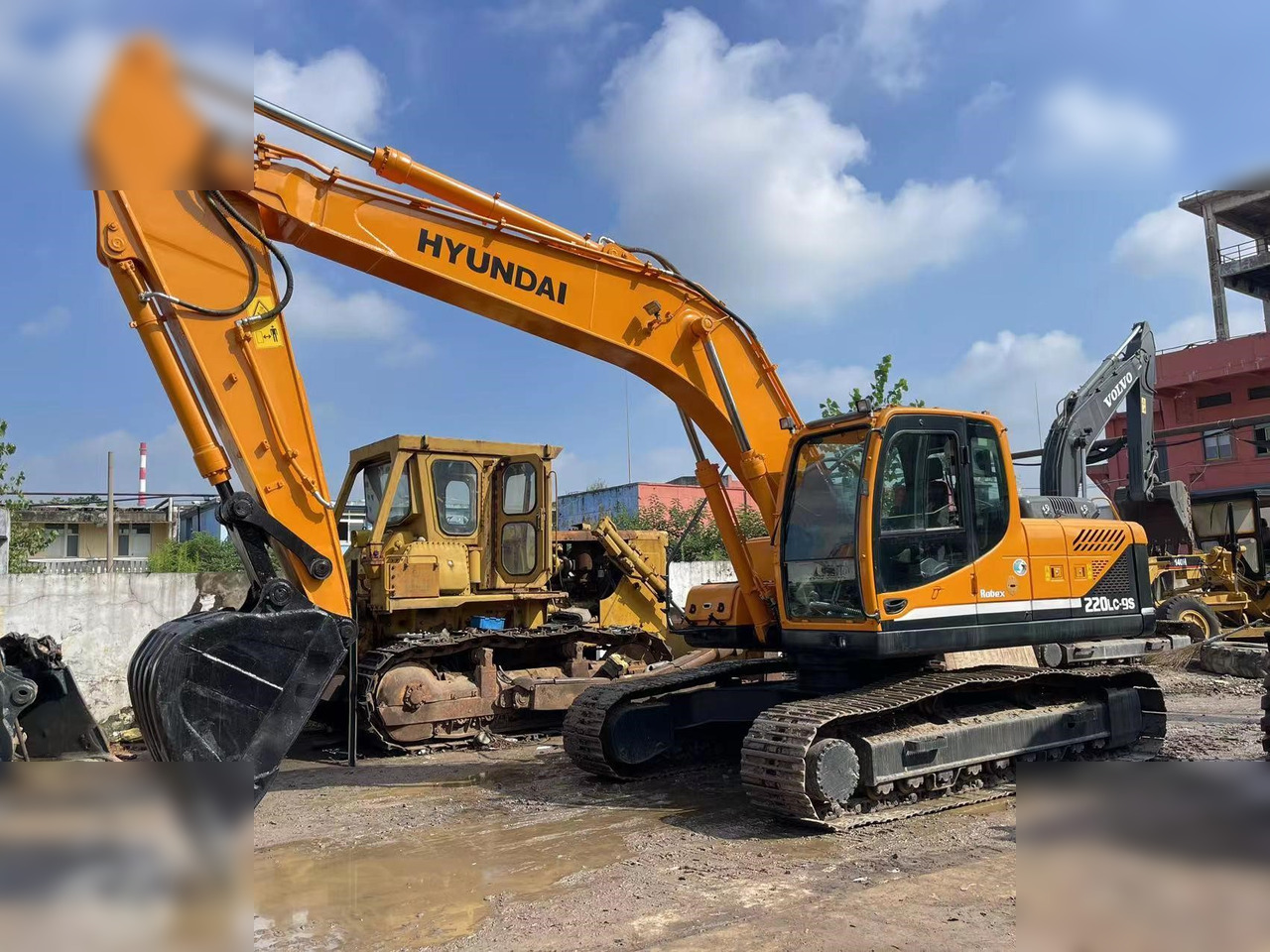 HYUNDAI ROBEX 220 LC-9S - Crawler excavator: picture 1 HYUNDAI ROBEX 220 LC-9S - Crawler excavator: picture 1