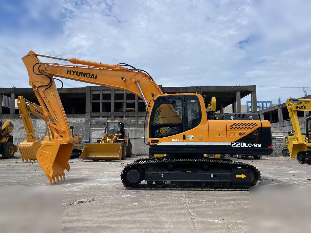 HYUNDAI ROBEX 220 LC-9S - Crawler excavator: picture 1 HYUNDAI ROBEX 220 LC-9S - Crawler excavator: picture 1