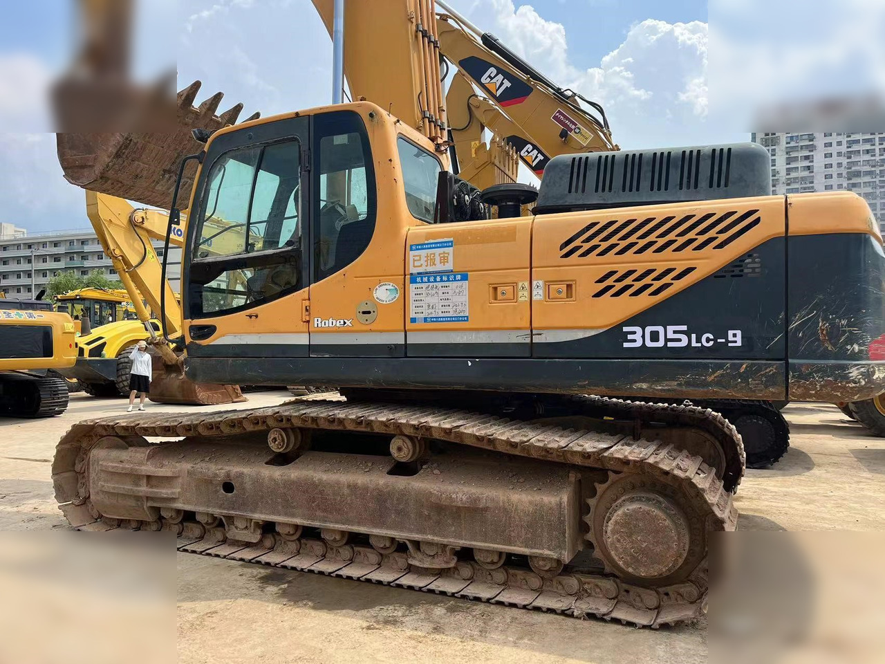 HYUNDAI ROBEX 305 LC-9S - Crawler excavator: picture 5 HYUNDAI ROBEX 305 LC-9S - Crawler excavator: picture 5