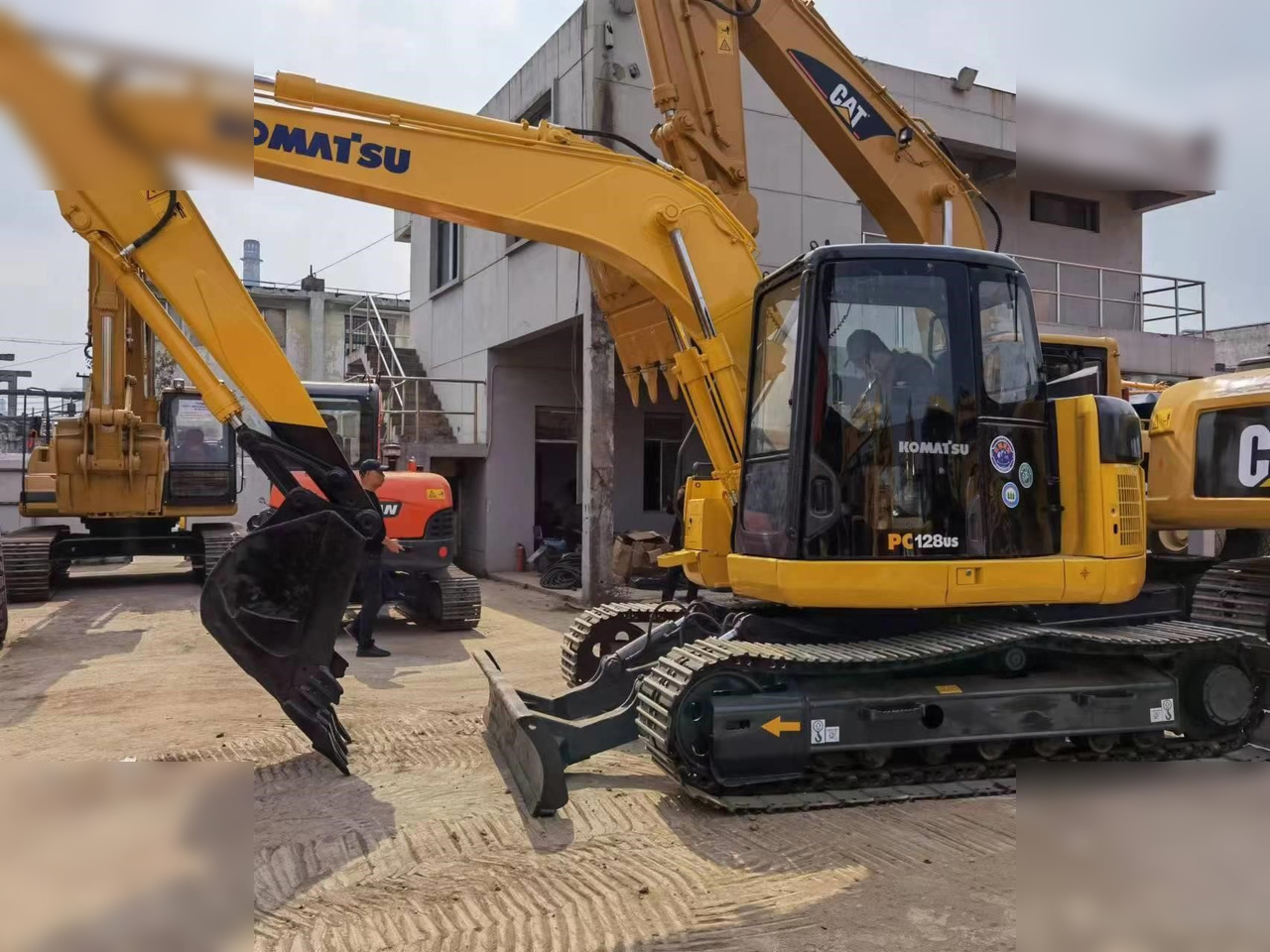KOMATSU PC128US-1 - Crawler excavator: picture 2 KOMATSU PC128US-1 - Crawler excavator: picture 2