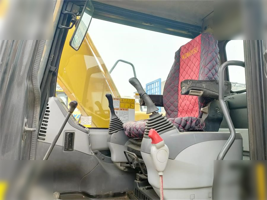 KOMATSU PC130-7 - Crawler excavator: picture 2 KOMATSU PC130-7 - Crawler excavator: picture 2
