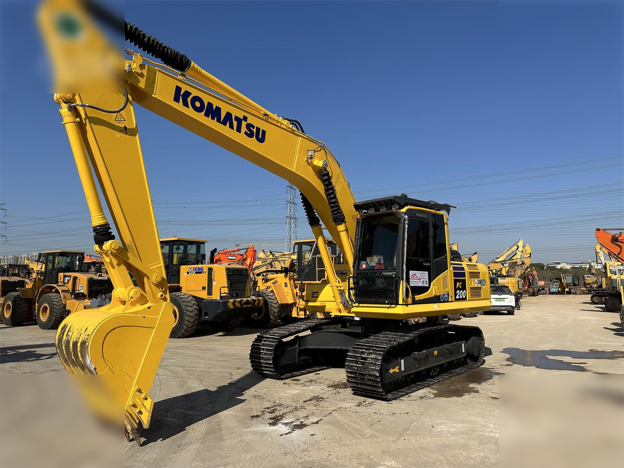 KOMATSU PC200-8 - Crawler excavator: picture 2 KOMATSU PC200-8 - Crawler excavator: picture 2