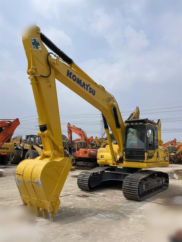 KOMATSU PC200-8 - Crawler excavator: picture 2 KOMATSU PC200-8 - Crawler excavator: picture 2