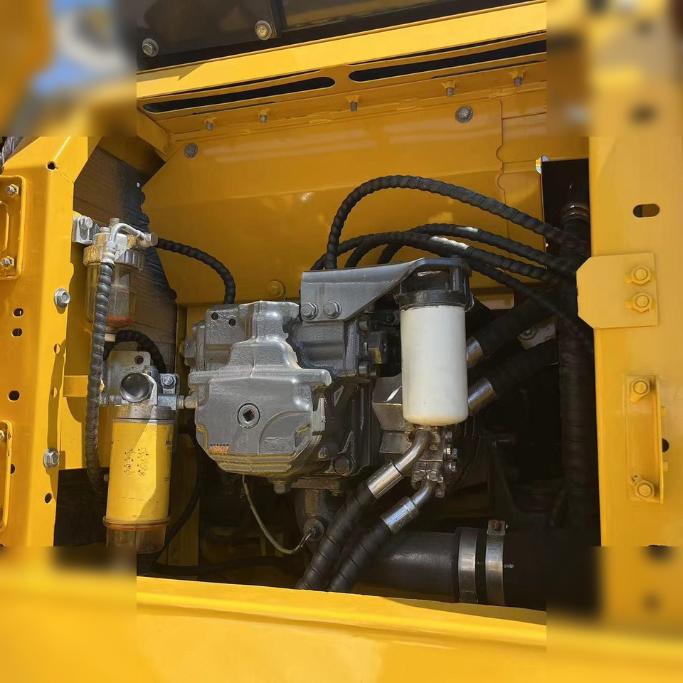 KOMATSU PC200-8 - Crawler excavator: picture 5 KOMATSU PC200-8 - Crawler excavator: picture 5