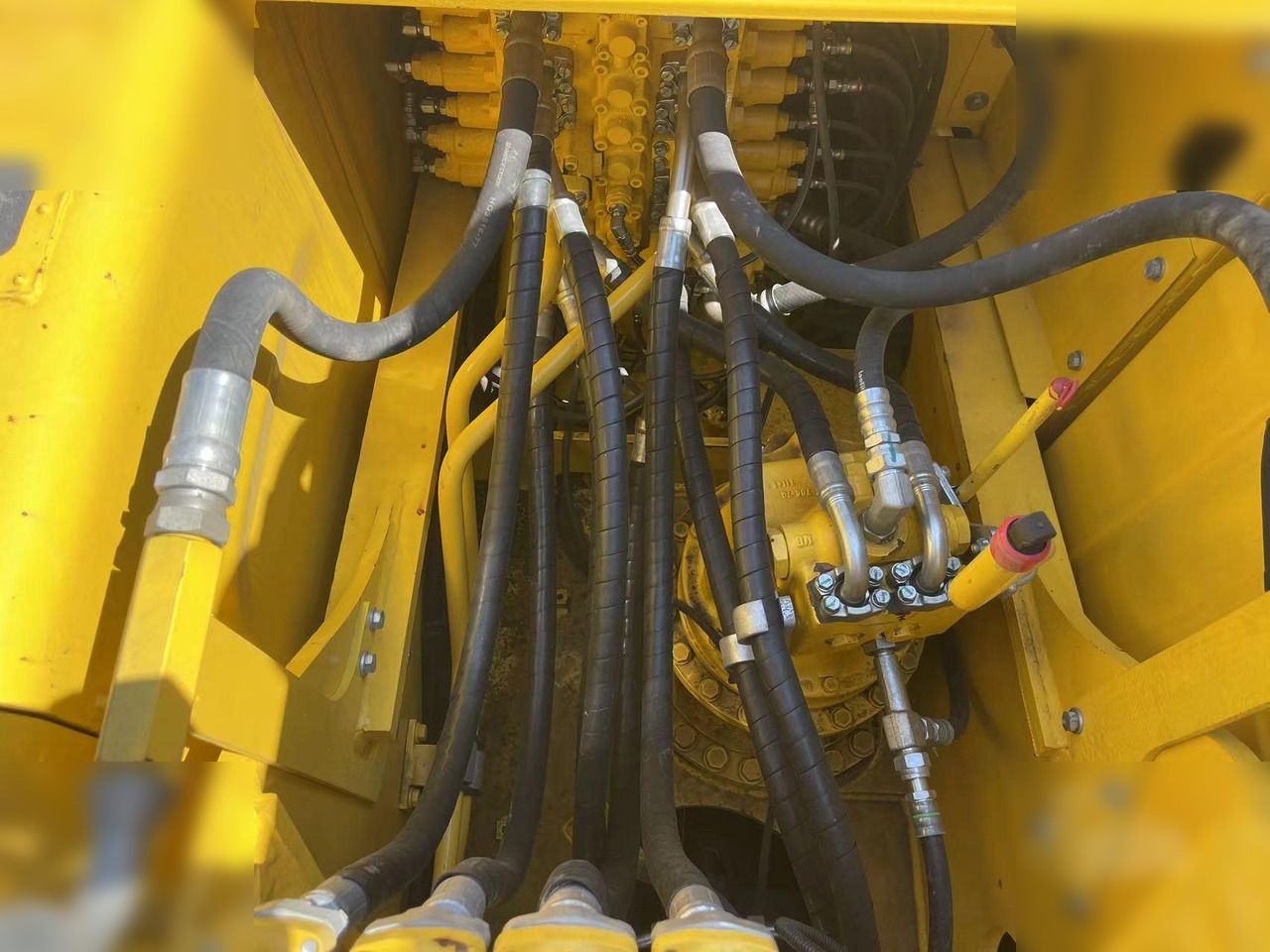 KOMATSU PC200-8 leasing KOMATSU PC200-8: picture 11 KOMATSU PC200-8 leasing KOMATSU PC200-8: picture 11