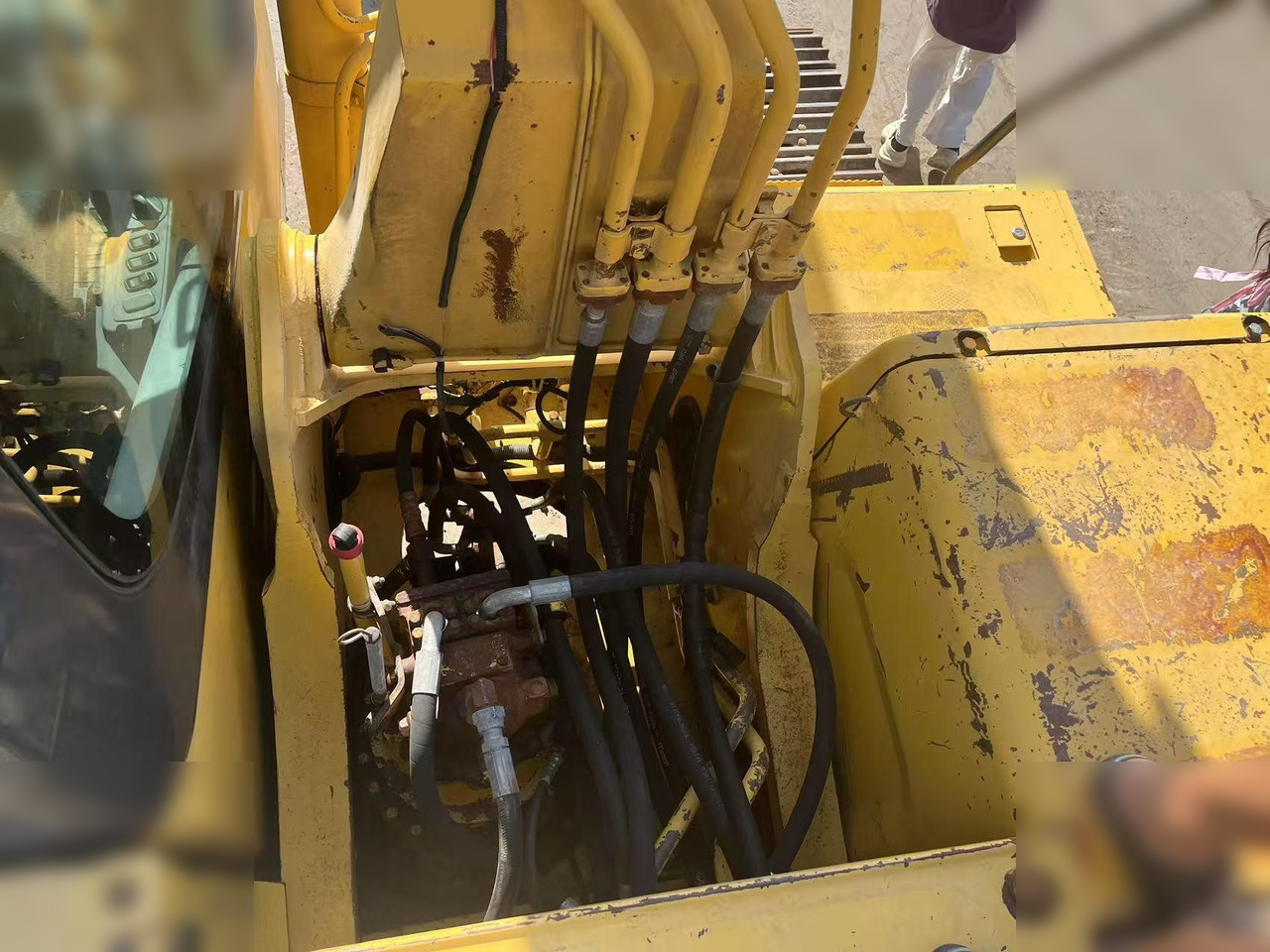 Crawler excavator KOMATSU PC220-7: picture 7