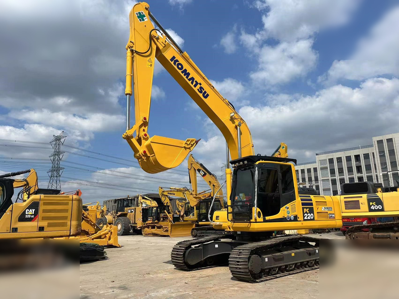 KOMATSU PC220-8 - Crawler excavator: picture 4 KOMATSU PC220-8 - Crawler excavator: picture 4