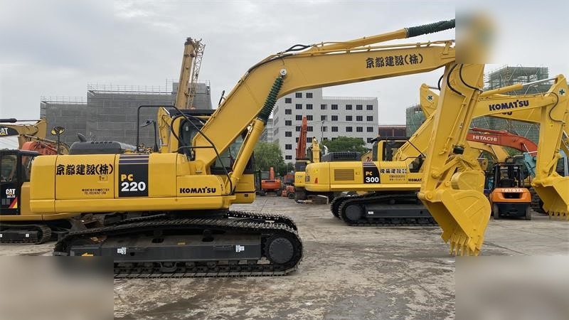 KOMATSU PC220-8 - Crawler excavator: picture 1 KOMATSU PC220-8 - Crawler excavator: picture 1