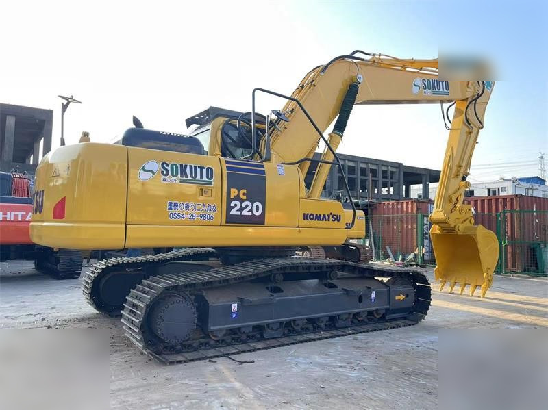 KOMATSU PC220-8 - Crawler excavator: picture 2 KOMATSU PC220-8 - Crawler excavator: picture 2