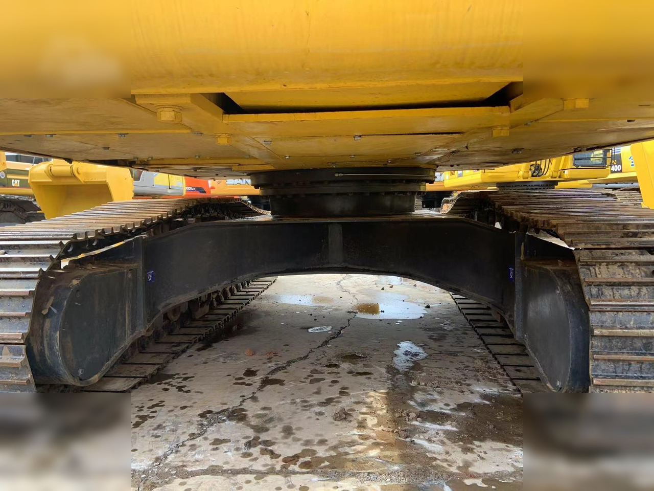 KOMATSU PC220-8 - Crawler excavator: picture 5 KOMATSU PC220-8 - Crawler excavator: picture 5
