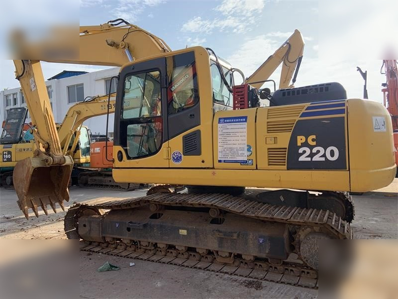 KOMATSU PC220-8N1 - Crawler excavator: picture 3 KOMATSU PC220-8N1 - Crawler excavator: picture 3