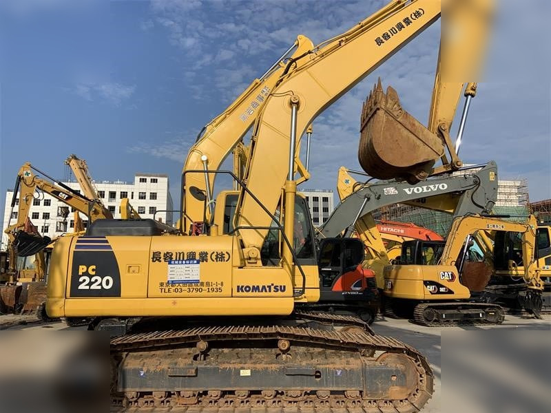 KOMATSU PC220-8N1 - Crawler excavator: picture 4 KOMATSU PC220-8N1 - Crawler excavator: picture 4